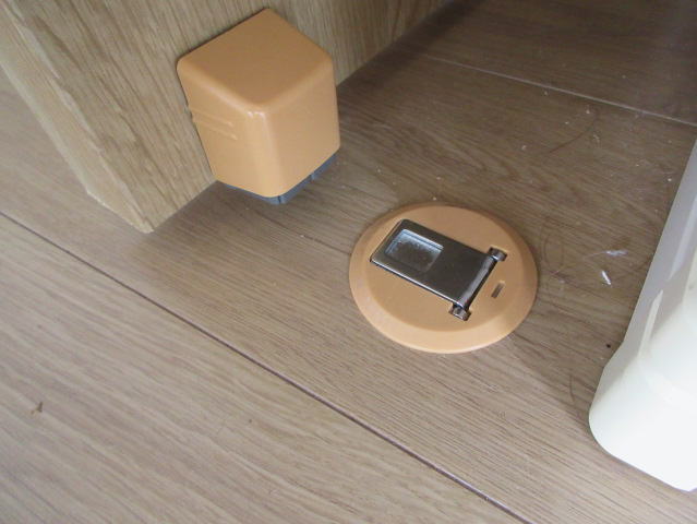 ドアストッパー交換